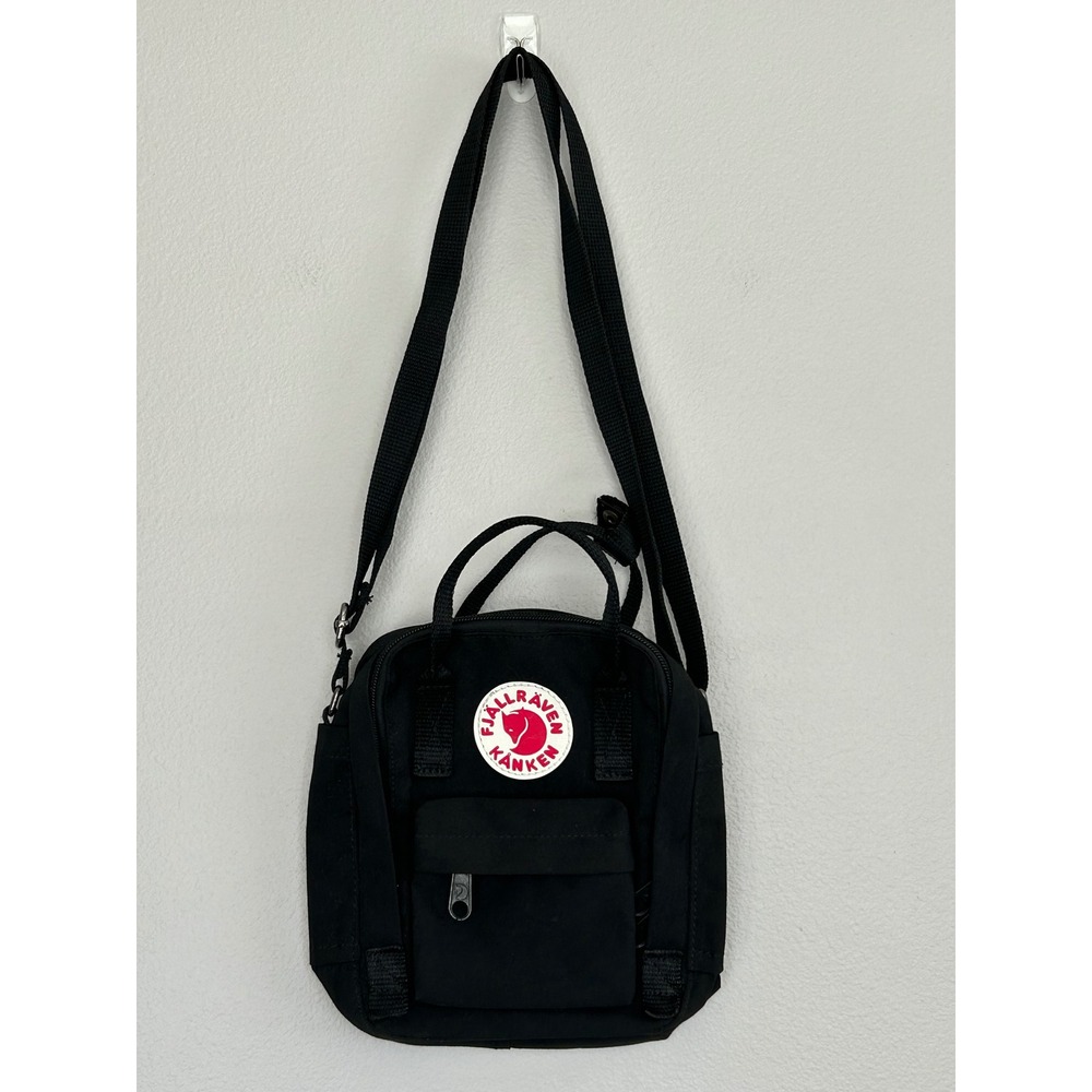 Fjallraven Kanken Black Mini sling Crossbody Shoulder Bag Convertible
Gorpcore - Picture 2 of 11